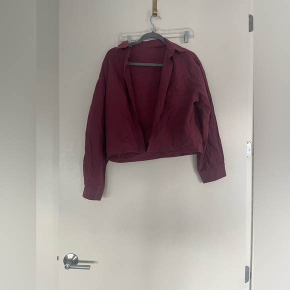 Cropped Burgundy Button Up Top - Picture 4 of 4